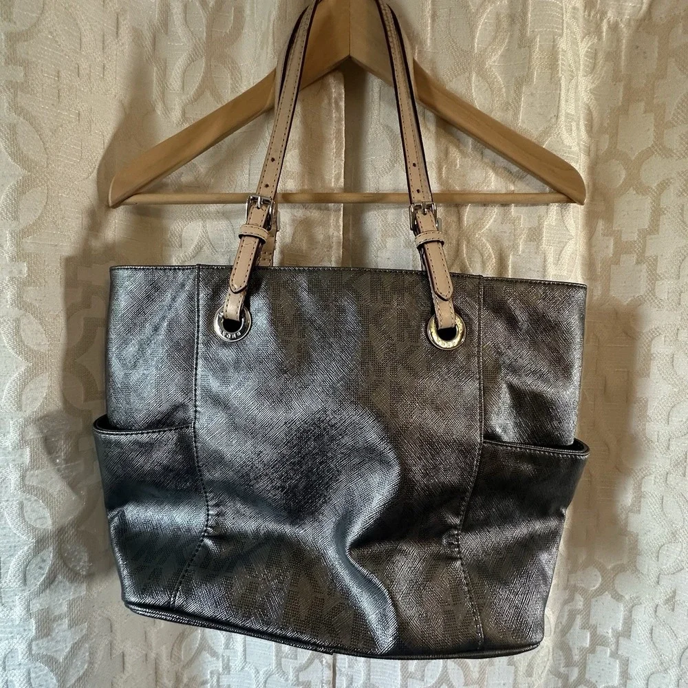 Michael Kors Jet Set Purse/Tote Handbag Metallic Silver Gray With Silver Hardwre